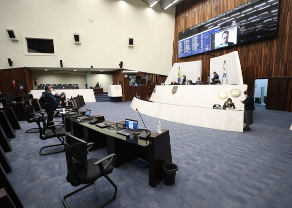 Assembleia aprova projeto que prevê multa para quem furar a fila da vacina da Covid-19