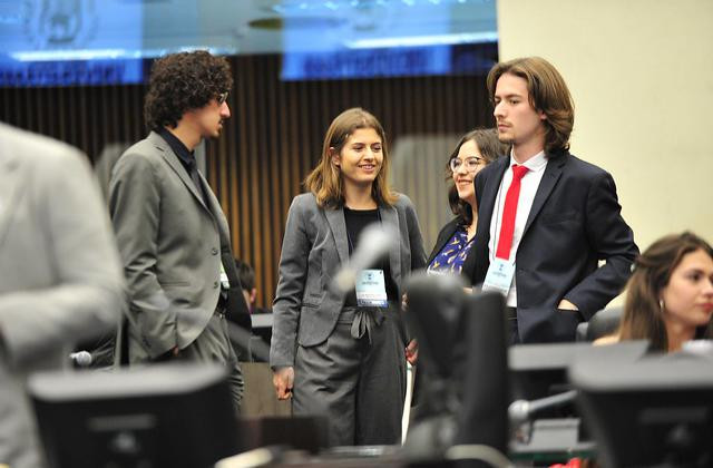 Alunos vivenciaram na prática o que é ser um deputado estadual. E gostaram da experiência! / Foto: Orlando Kissner/Alep Alunos vivenciaram na prática o que é ser um deputado estadual. E gostaram da experiência! / Foto: Orlando Kissner/Alep
