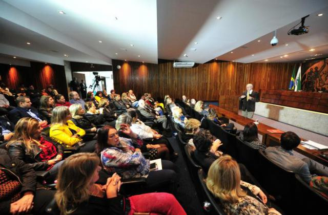 Escola do Legislativo promove palestra sobre 