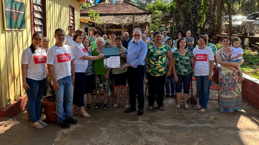 A entrega ocorrida no último sábado (23) reuniu lideranças e famílias da comunidade do Deizinho do Vermelho e outras áreas rurais de Rolândia.