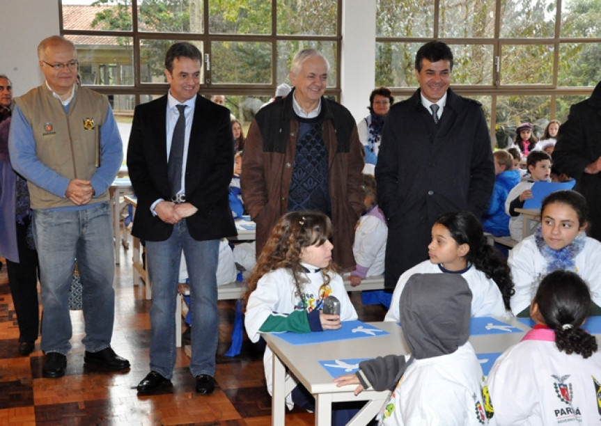 Plauto acompanha Beto Richa no lançamento do Programa Parque Escola em Vila Velha