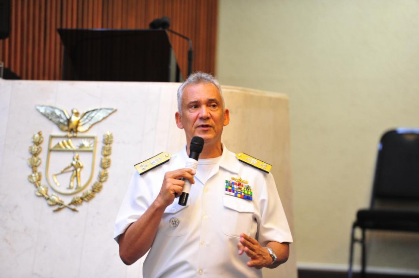 Vice-Almirante Antonio Carlos Soares Guerreiro, comandante do 8º Distrito Naval.