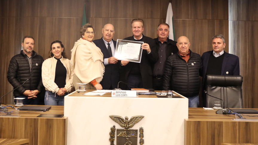Solenidade aconteceu na manhã desta segunda-feira (23), no Auditório Legislativo.