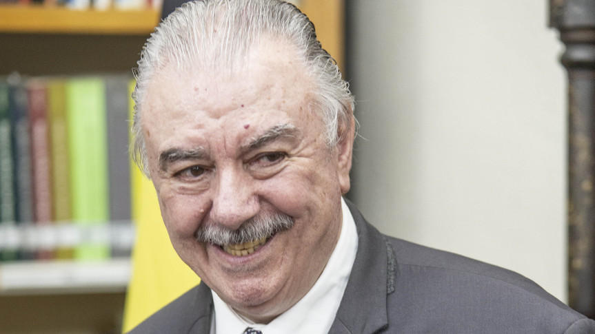 Com todas as suas contribuições, Dr. João Casillo foi reconhecido com diversos títulos, incluindo Professor Emérito da Faculdade de Direito de Curitiba, Cidadão Honorário de Curitiba e Ponta Grossa, Grande Oficial da Ordem Estadual do Pinheiro e a comenda “Chevalier de l’Ordre de la Couronne” pelo Rei Alberto II da Bélgica.
