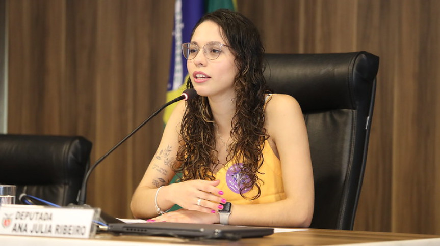 Projeto de lei da deputada Ana Júlia prevê campanhas de prevenção contra o assédio sexual nos espaços esportivos