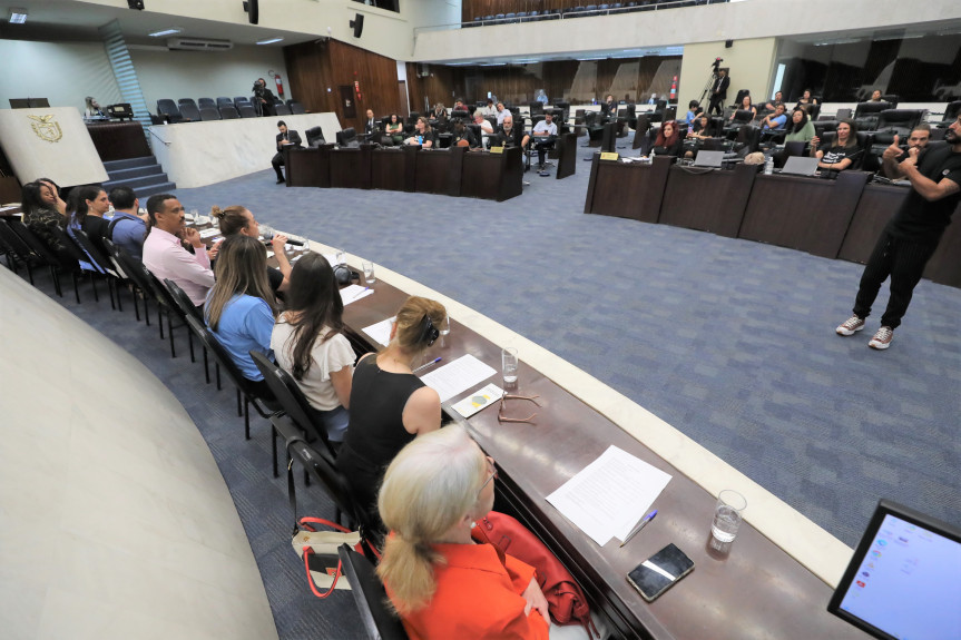 Encontro aconteceu no Plenário da Assembleia Legislativa durante toda a tarde desta quarta-feira (27).