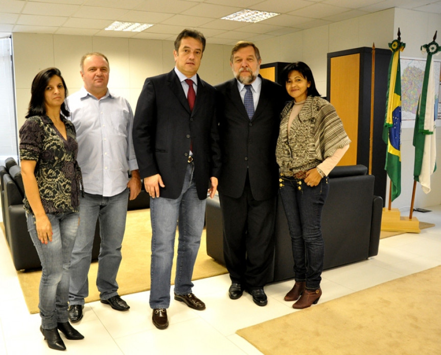 Plauto pede construção de Núcleo de Educação em Campina da Lagoa ao governador Flávio Arns