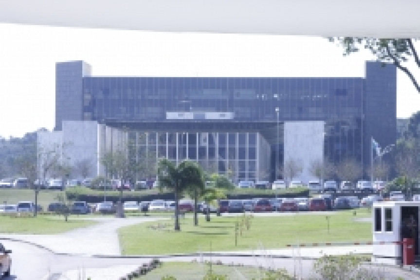 Candidatos à vaga do Tribunal de Contas defendem suas credenciais em plenário hoje à tarde