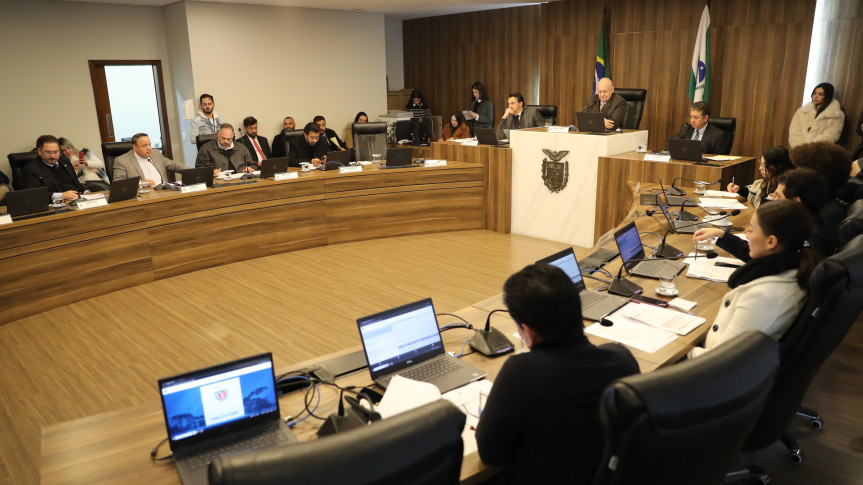 Reunião ocorreu no início da tarde desta terça-feira (1º), no Auditório Legislativo.