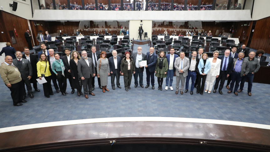Homenagem foi proposta pelo deputado Luiz Claudio Romanelli (PSD).