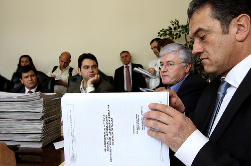 Assembleia entrega ao TCE relatório com aposentadorias irregulares