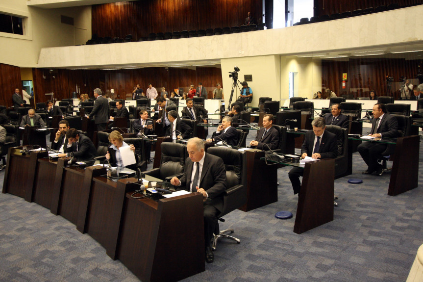 Plenário aprova projetos e indicações constantes da Ordem do Dia