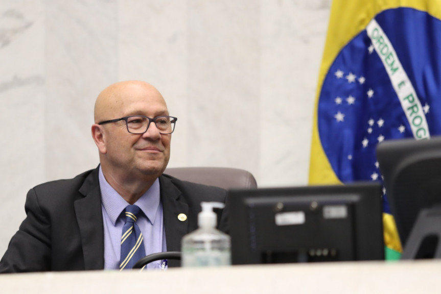 Deputado Luiz Cláudio Romanelli (PSB), primeiro secretário da Assembleia Legislativa.