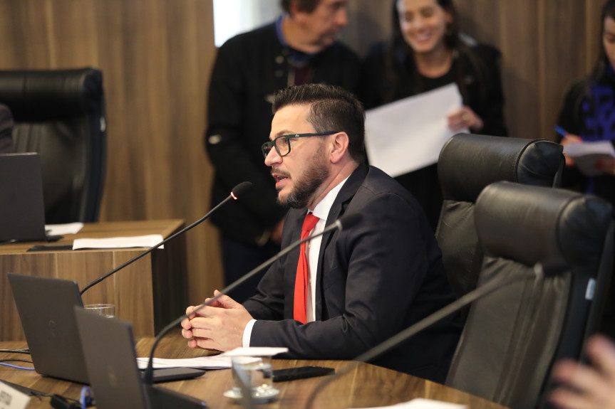 Na CCJ, deputado da Oposição se posiciona contra projeto que prevê sanções a ocupantes ilegais e invasores de propriedades