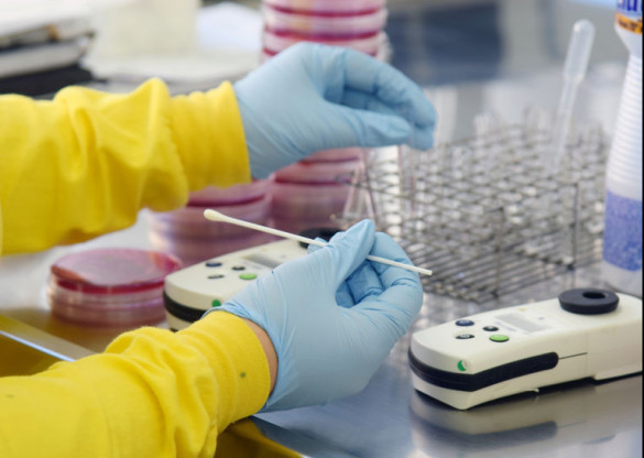 Laboratórios e Farmácias devem comunicar em tempo real resultados de exames à Secretarias de Saúde