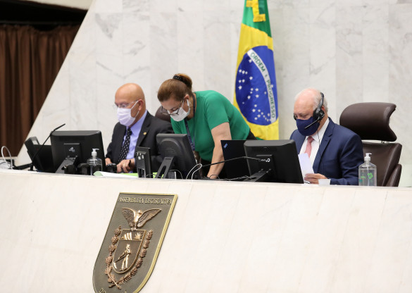 Deputados aprovam projeto que restabelece parcelamento de ICMS
