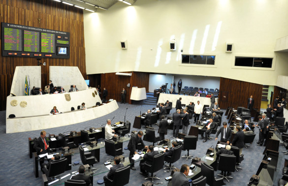 Deputados aprovam projetos que asseguram direitos nas áreas da saúde e do consumidor