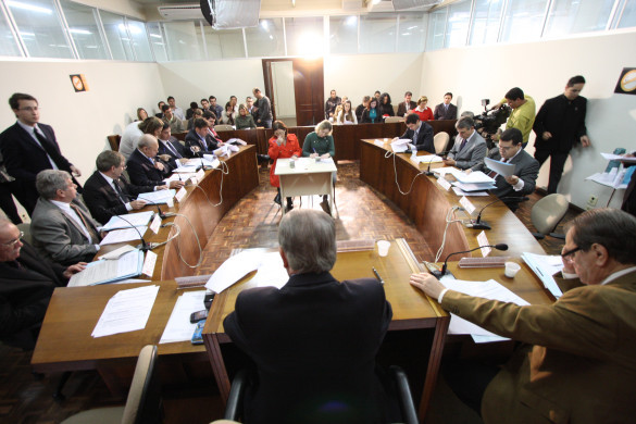 Nove projetos de lei são aprovados em reunião da CCJ