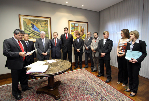 Rossoni instala frentes parlamentares e uma Comissão Especial