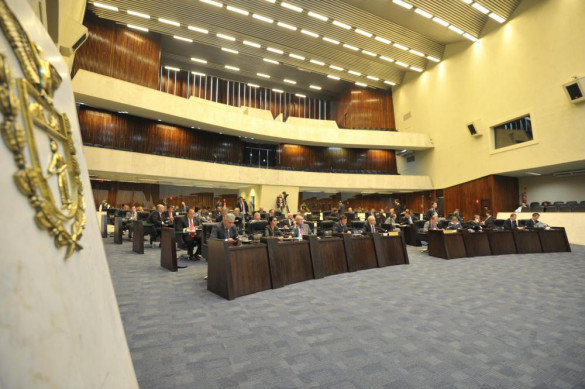 Assembleia aprova projeto que trata da elaboração e consolidação das leis estaduais