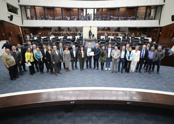Assembleia Legislativa homenageia os 34 anos da Unilivre