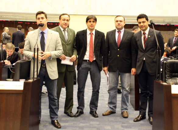 Projeto que estende "ficha limpa" para cargos comissionados é aprovado na Assembleia