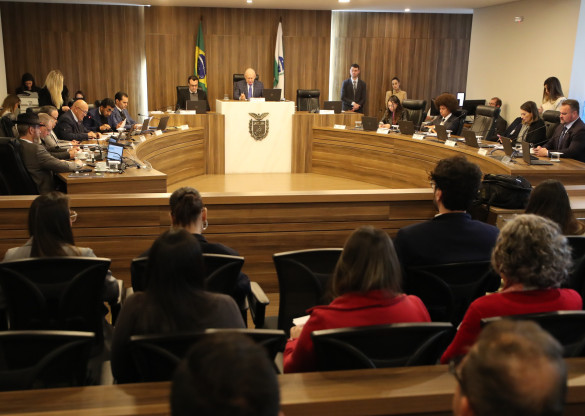 CCJ inicia análise da proposta que prevê reajuste salarial dos professores