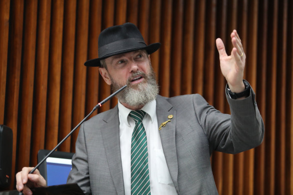 Deputado Tito Barichello (União) projeto que aperfeiçoa Código da Pessoa com TEA