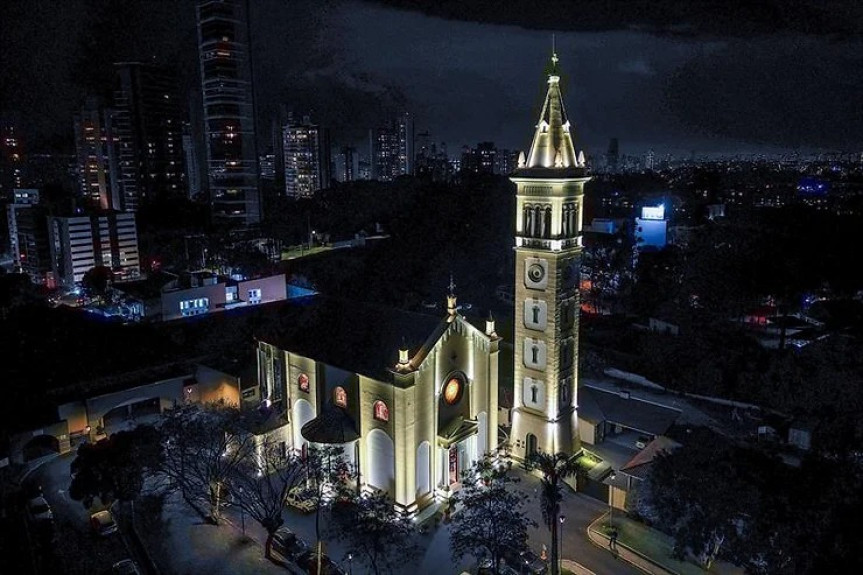 Santuário Diocesano Nossa Senhora de Lourdes, no Campo Comprido.