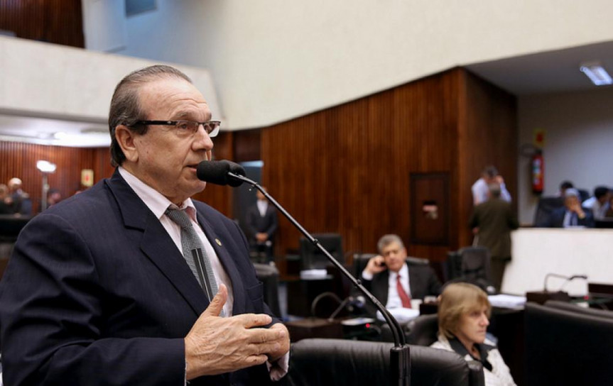 Deputado Jonas Guimarães (PMDB), presidente da Comissão de Finanças.