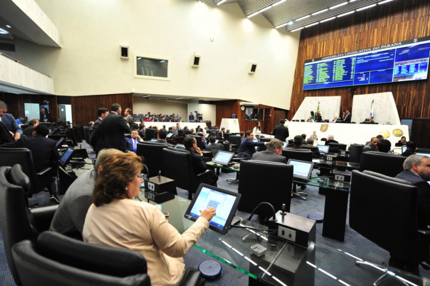 Criação da Procuradoria da Mulher na Assembleia Legislativa do Paraná é aprovada na sessão desta terça-feira (25).