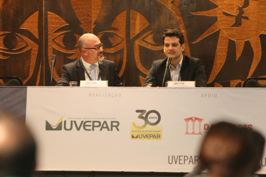 Segundo dia do 5º Congresso de Fortalecimento da Vereança teve a participação do vice-prefeito de Curitiba, Eduardo Pimentel.