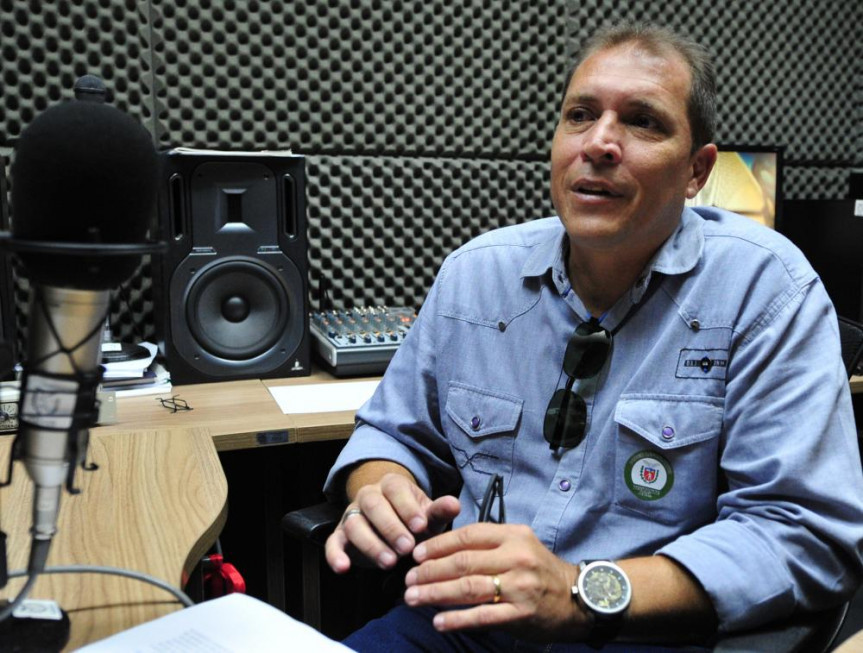 Programa Rádio Assembleia recebe professor Luiz Gustavo Bendlin.
