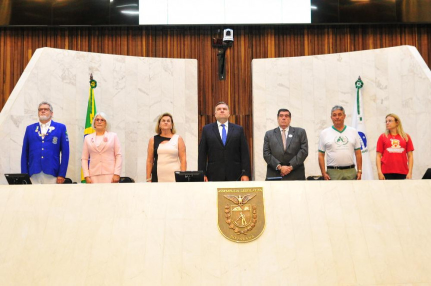  Sessão solene alusiva ao "Dia Internacional do Voluntariado", por proposição do deputado Ney Leprevost (PSD).