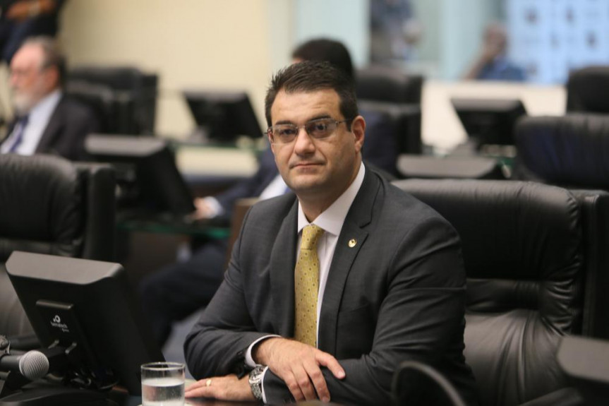 Deputado Alexandre Amaro (PRB) defende criação de incentivos aos atletas.