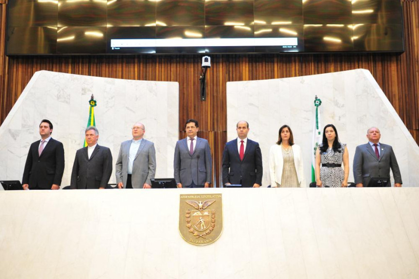 Sessão solene em homenagem aos 50 anos da Renovação Carismática Católica.