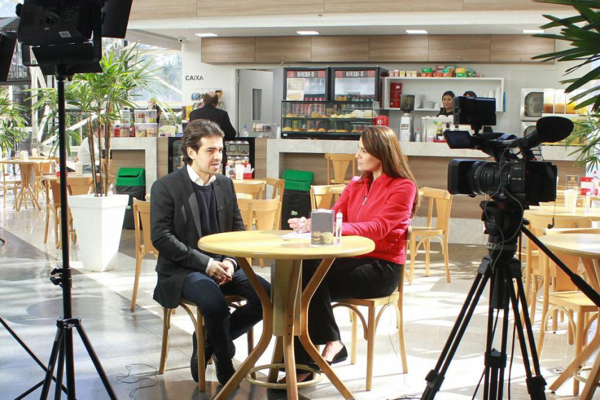 O deputado Luiz Fernando Guerra (PSL) já foi estagiário aqui na Alep e conta no "Café com Política" sobre seus projetos, relembra a infância em Pato Branco e sobre seus planos para o futuro.