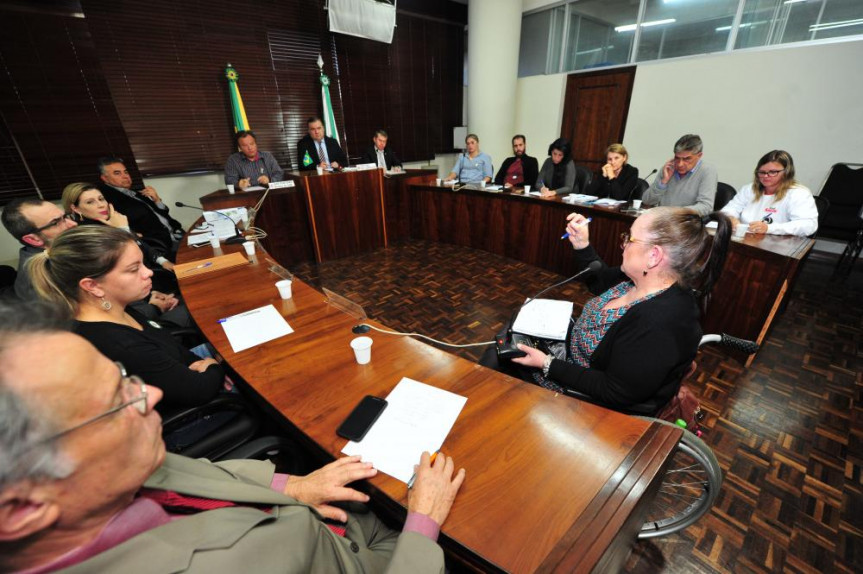 Audiência Pública para discutir questões inerentes ao Centro Hospitalar de Reabilitação Ana Carolina Moura Xavier.