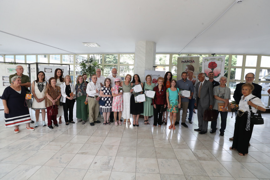 Exposição foi aberta nesta segunda-feira (16), no Espaço Cultural da Casa.