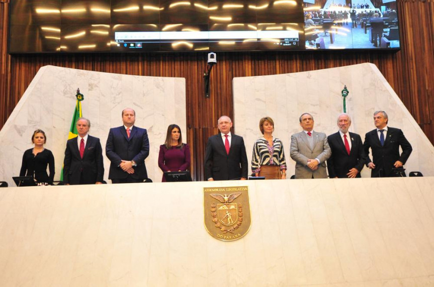  Sessão Solene de outorga do Título de Cidadania Honorária do Paraná à advogada Sandra Marchini Comodaro.