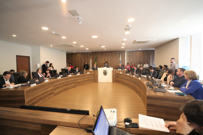 Reunião extraordinária aconteceu no início da manhã desta quarta-feira (28), no Auditório Legislativo.
