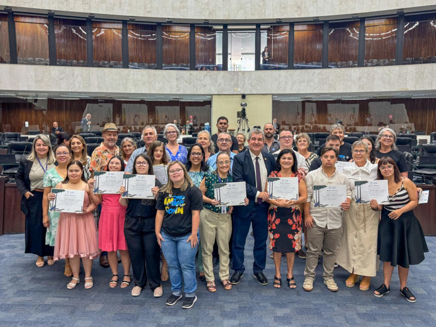 Para marcar a data, o deputado Pedro Paulo Bazana (PSD), homenageou à Federação Paranaense das Associações de Síndrome de Down (Fepasd) e 18 autodefensores.