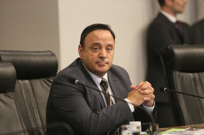 Deputado Hussein bakri (PSD), líder do Governo na Alep e relator na CCJ do projeto que prorroga o mandato dos atuais diretores de escolas.