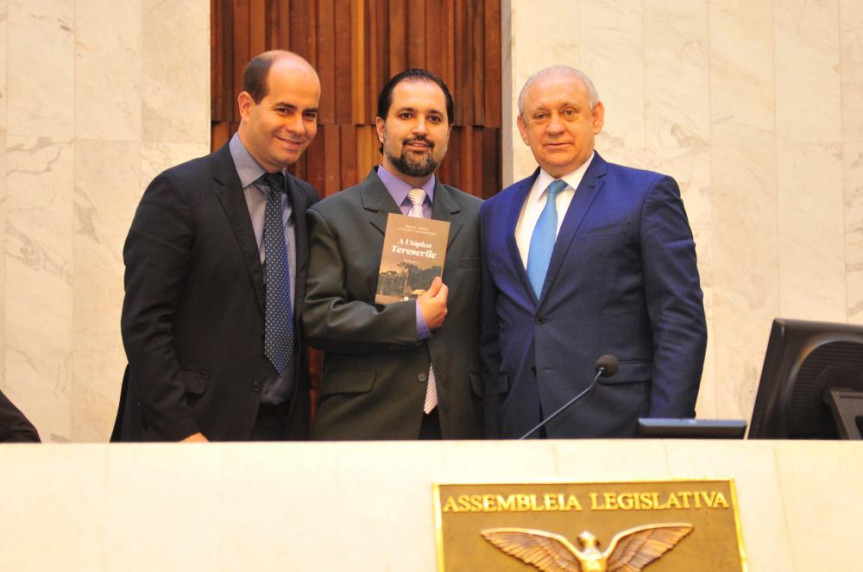 Grande Expediente  - Apresentação de André Jorge Catalan Casagrande autor do livro "A Utopia Teresevile".