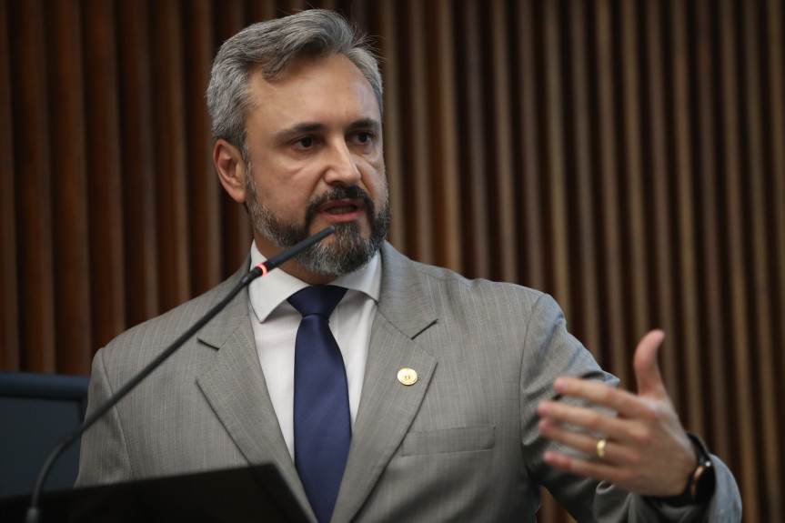 “Como ativista anticorrupção, defendo que o debate sobre transparência na gestão pública e o combate à corrupção seja permanente. É importante trazer o tema à pauta para ser discutido dentro desta Casa de Leis”, afirma o deputado Fabio Oliveira.