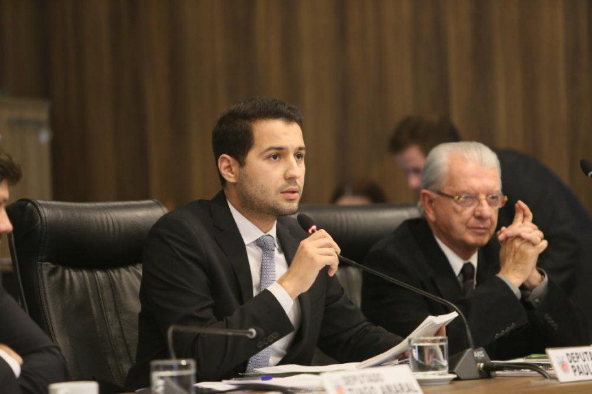 Deputado Paulo Lito (PSDB) relator na CCj das 32 emendas apresentadas ao projeto que trata da licença-prêmio dos servidores do Executivo.
