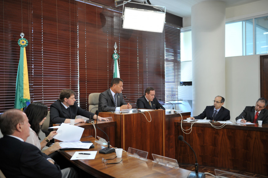 CPI dos Planos de Saúde reunida nas Sala das Comissões da Alep