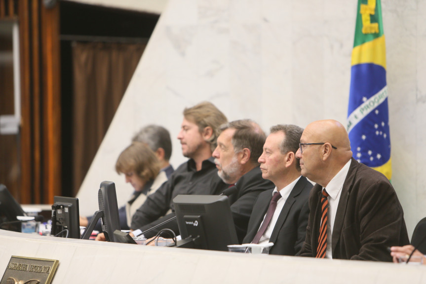 Seminário na Assembleia debateu as propostas que tramitam no Congresso e que propõem um novo modelo para o Fundeb.