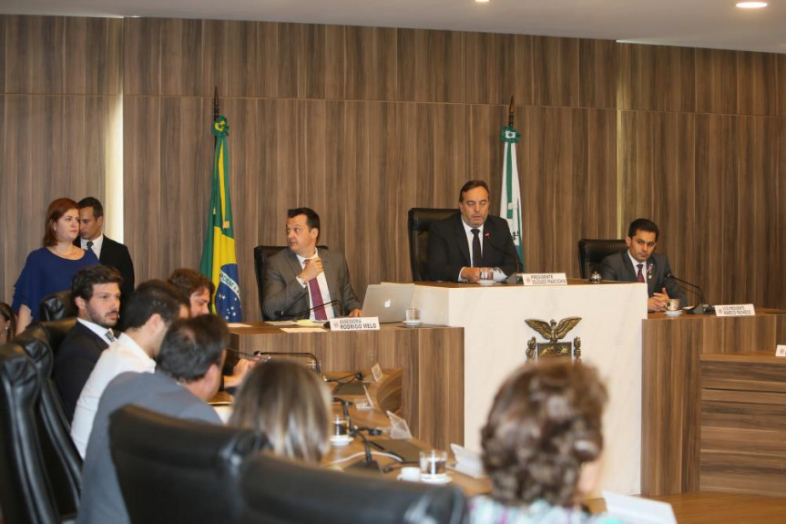 A reunião da CCJ, que acontece no Auditório Legislativo, começa às 13h30.