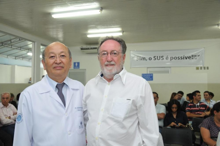 O médico oftalmologista Nobuaqui Hasegawa e o deputado Tercílio Turini (PPS).